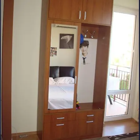 1 Bedroom Apartment *